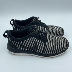 Nike Rosche Two Flyknit, Women’s sz 6.5‎